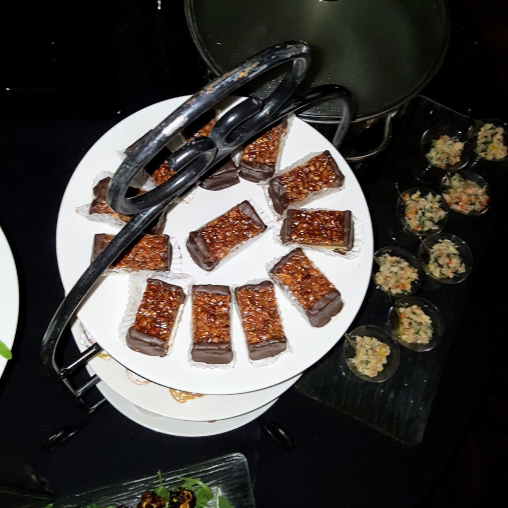 buffet_style_hotel_suite_catering