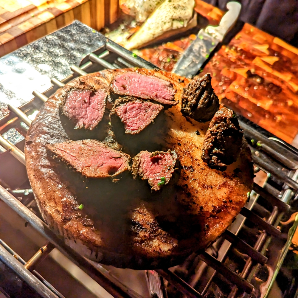 medium_rare_beef_food_catering